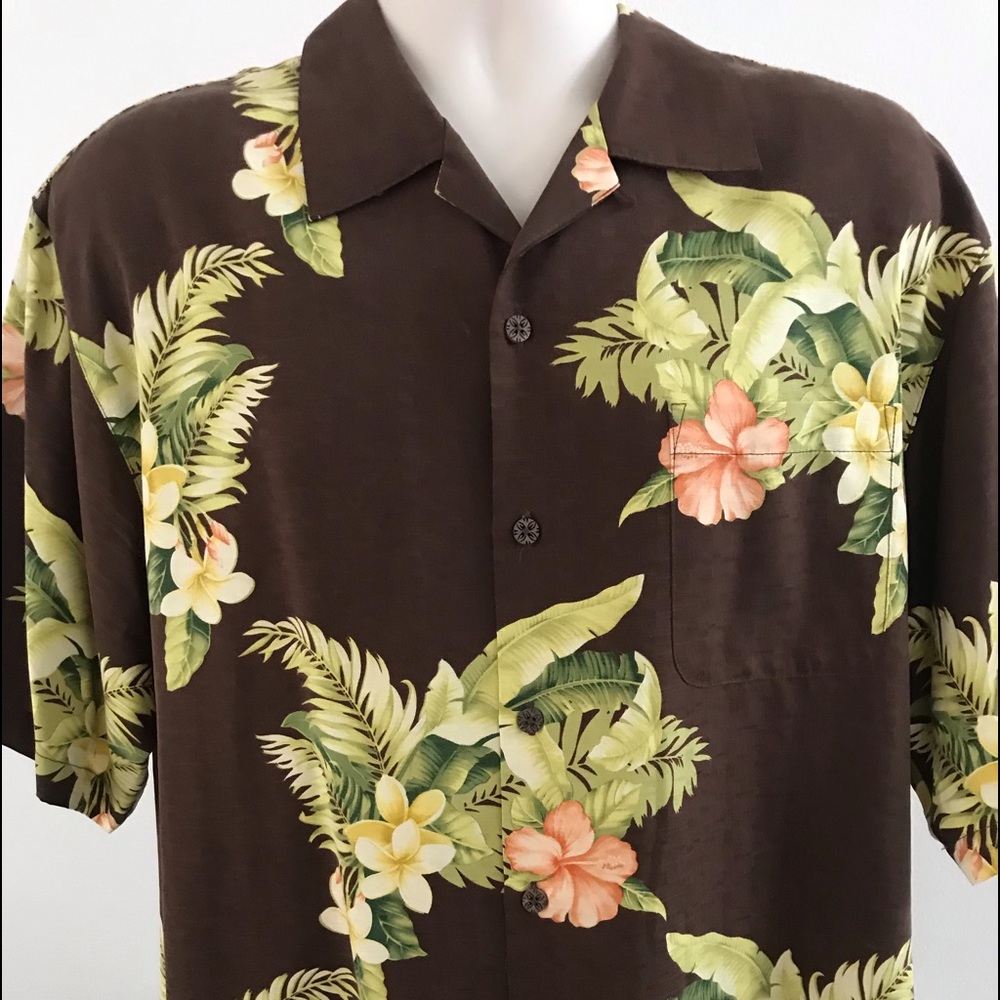 Tommy Bahama Camp Shirt Size Large